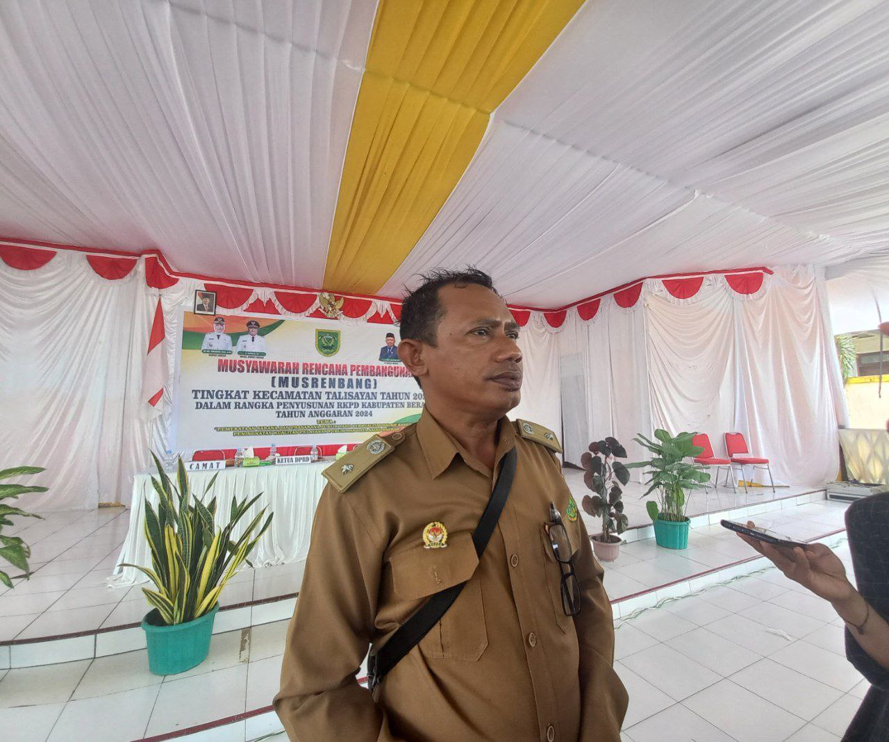 Garis Pantai Digerus Abrasi, Kepala Kampung Talisayan Minta Dibuatkan Pemecah Gelombang