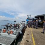 Lanal Balikpapan Beri Bantuan Makanan untuk Korban Banjir di Paser
