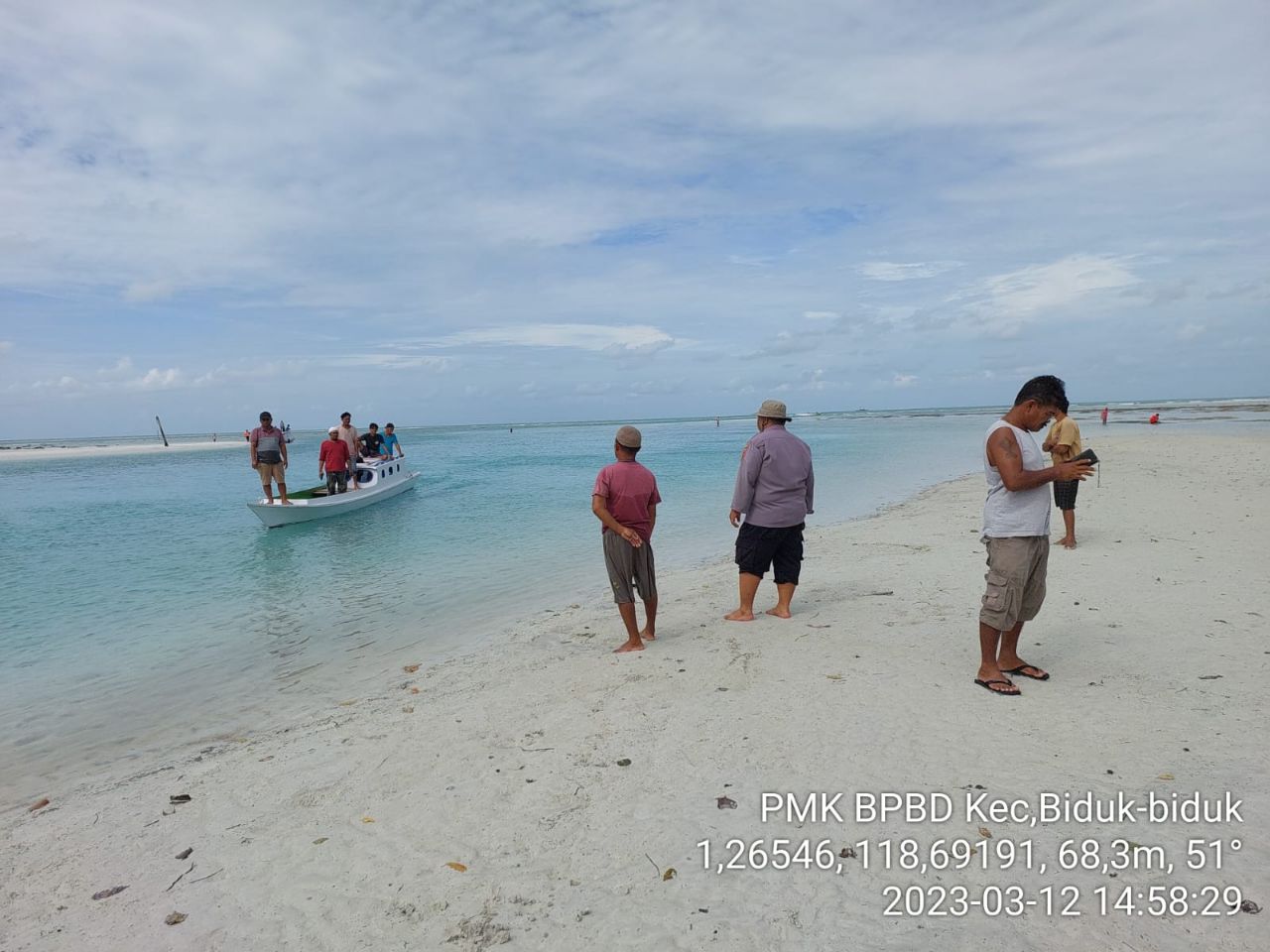 Bocah Diduga Terseret Pasang Air Laut