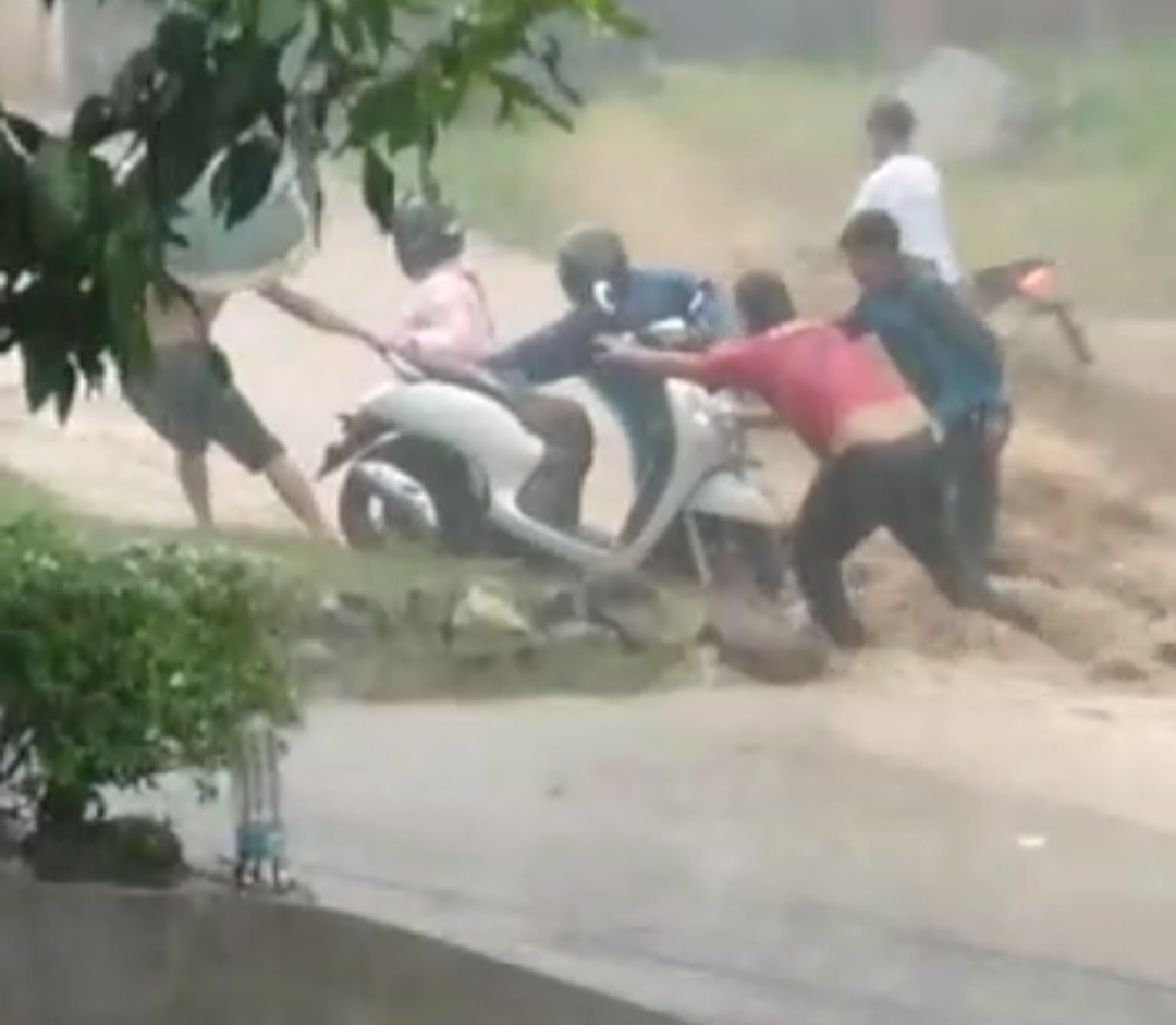Kurang 2 Jam Diguyur Hujan Deras, 37 Titik Banjir Tersebar di Samarinda