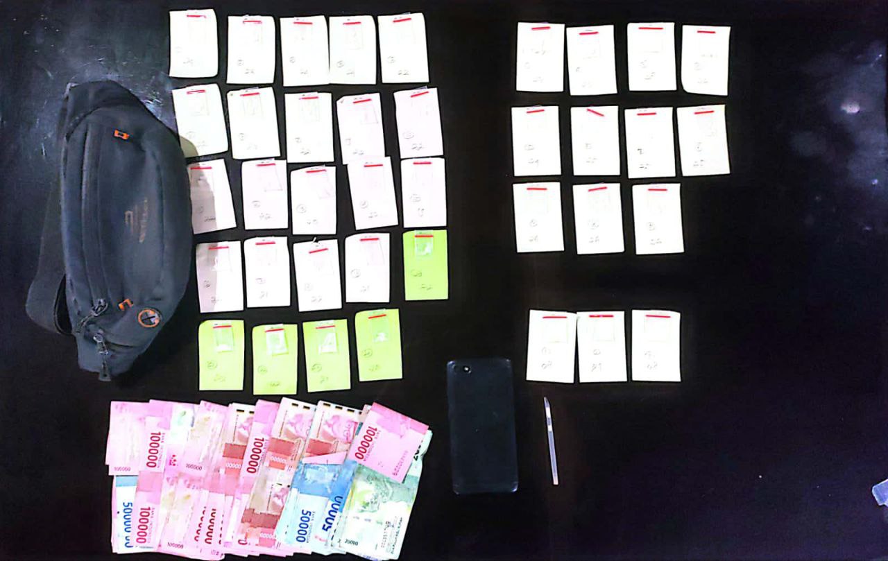 Pria Umur 61 Tahun Asal Malang Jualan Sabu di Tenggarong Seberang