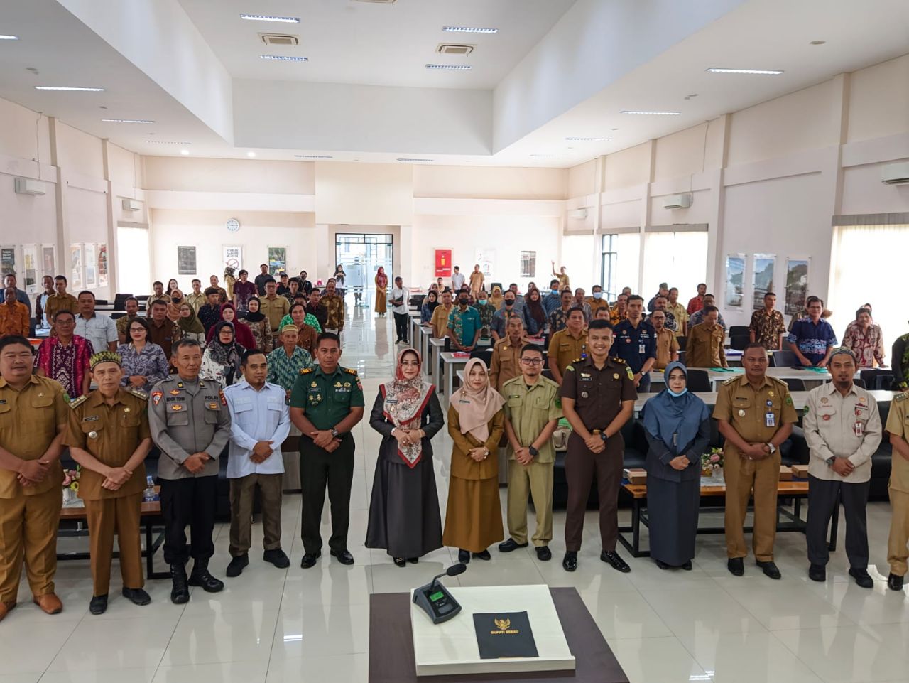 Bupati Tekankan Panitia Pilkakam Cermat Teliti Berkas Calon Kepala Kampung