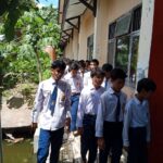 Belum Miliki Mushola, Siswa SMPN 2 Tenggarong Rutin Solat Dzuhur di Masjid Jami Mangkurawang