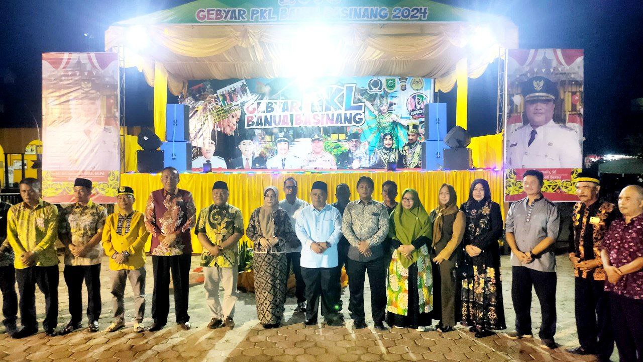 Dukung Penuh Gebyar PKL Banua Basinang, Bupati Sri Juniarsih:  Wisata Kuliner Khas Berau Jangan Sampai Hilang