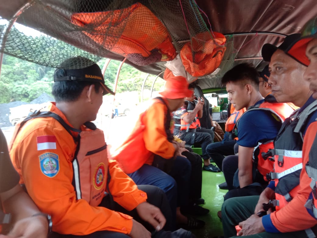 Warga Mahakam Ulu Meninggal Kelelahan Usai Nekat Renangi Banjir Pakai Jeriken