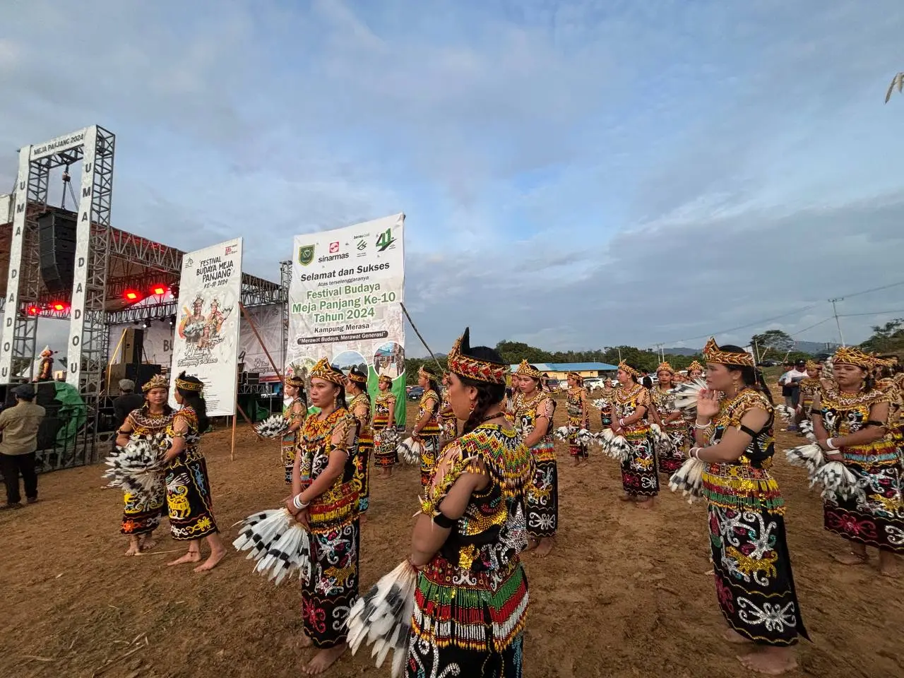 Festival Budaya Meja Panjang Kampung Merasa Jadi Ajang Pelestarian dan Promosi Pariwisata