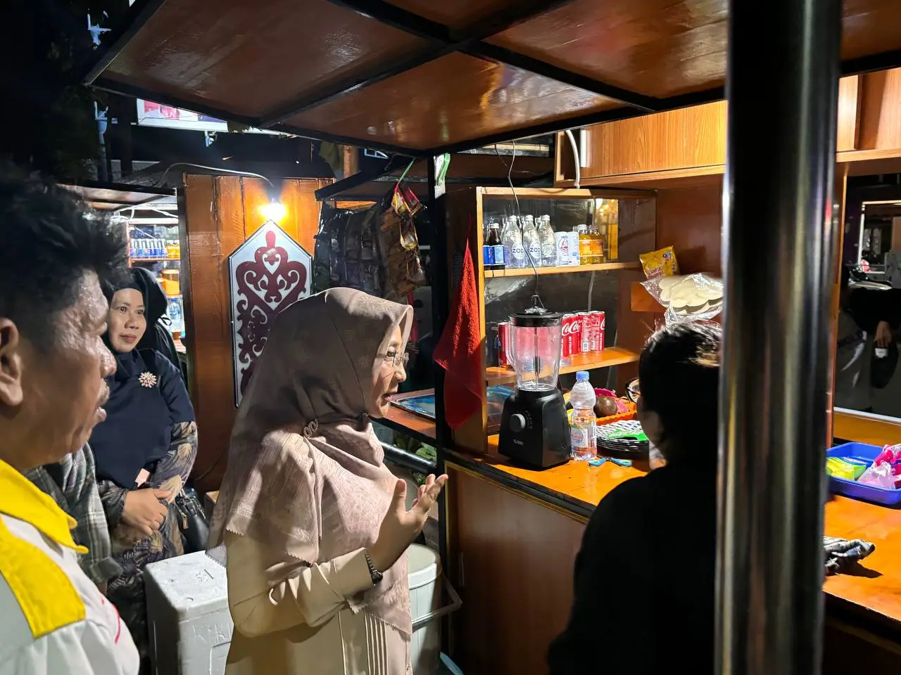 Bupati Berau Serahkan 50 Rombong UMKM di Tepian Ahmad Yani