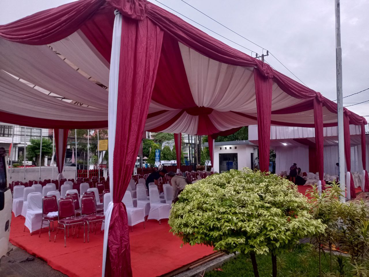 Isran-Hadi dan Rudi-Seno Daftar di Hari yang Sama, KPU Kaltim Buka Tenda Besar di Halaman