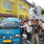 Naik Angkot ke KPU Kaltim, Rudy-Seno Resmi Daftarkan Diri Menantang Petahana