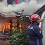Kebakaran di Harapan Baru Hanguskan 6 Bangunan