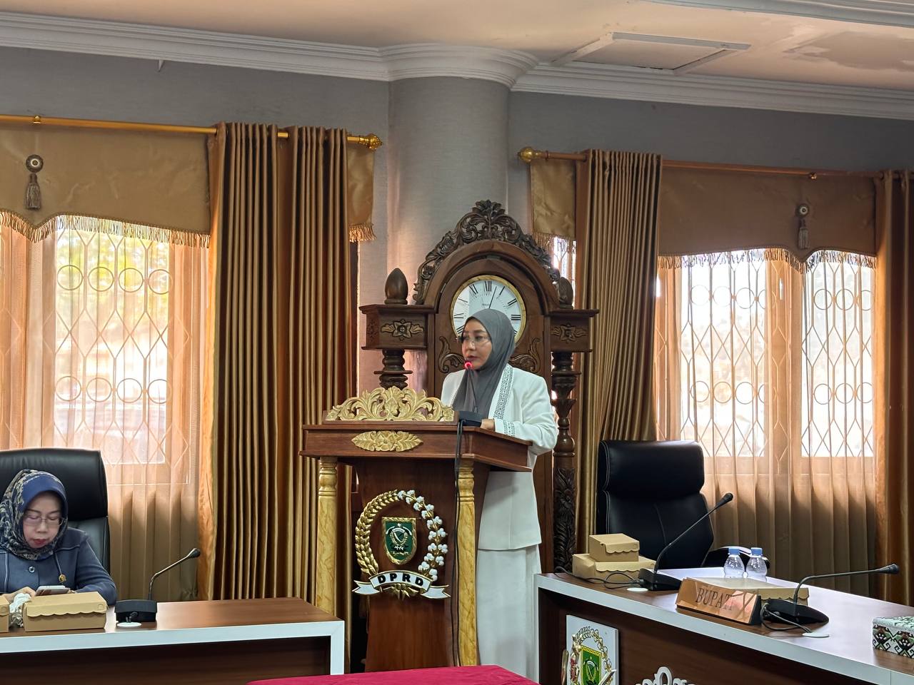 Teken KUA PPAS, Bupati Sri Juniarsih Sebut Program Harus Berorientasi Terhadap Kesejahteraan Masyarakat