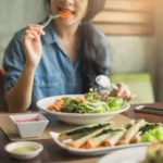 Pengaruh Makanan Terhadap Mood Menjaga Kesehatan Otak dan Emosi Lewat Pola Makan Sehat