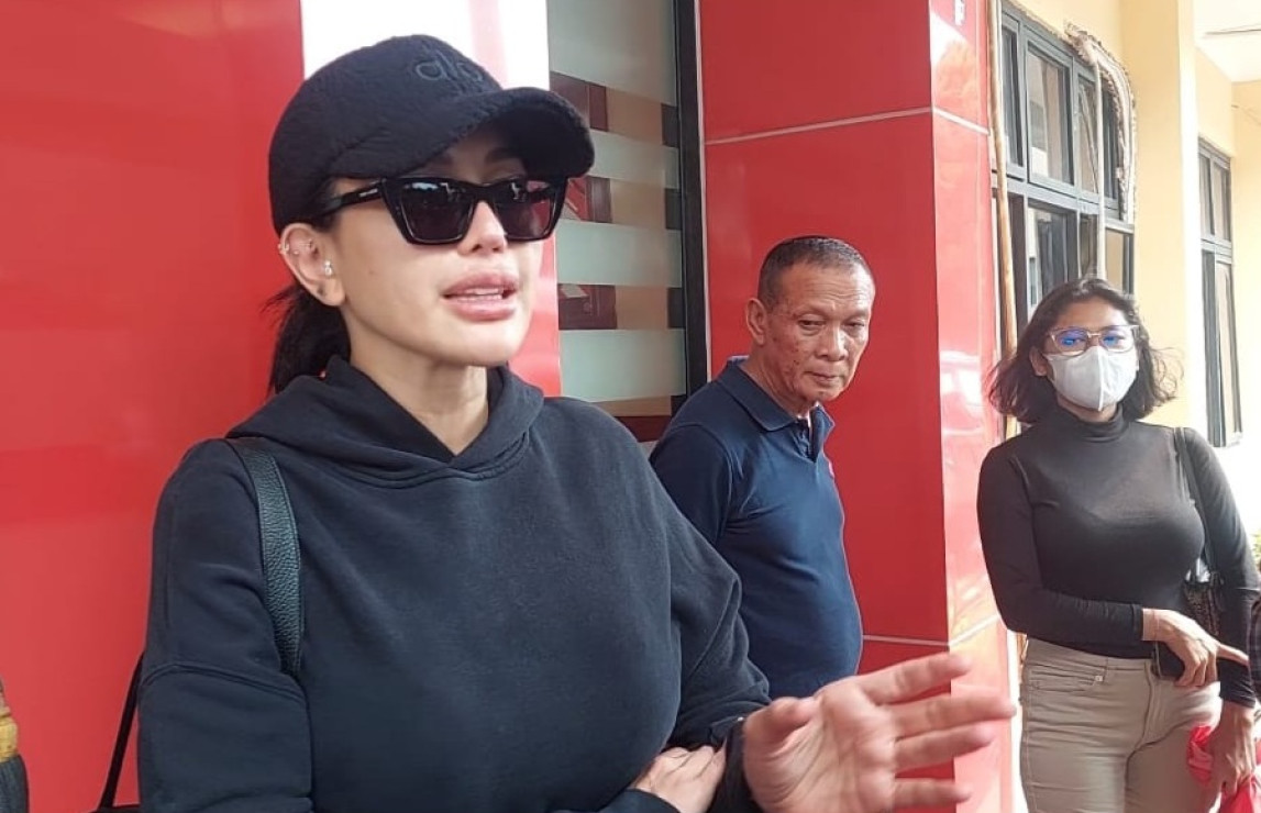 Nikita Mirzani Laporkan Mantan Pacar Lolly, Polisi Dalami Dugaan Pelanggaran Hukum