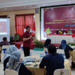 KPU Bontang Hadirkan Ramon Dearnov Seragih dalam Bimtek Kode Etik Bersama PPK PPS