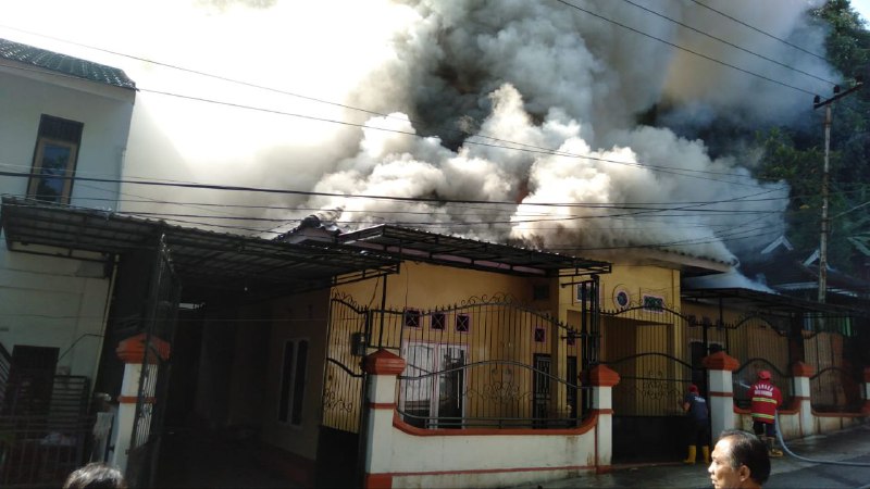 Pemiliknya Berangkat Kerja, Satu Rumah di Perumahan Unmul Terbakar