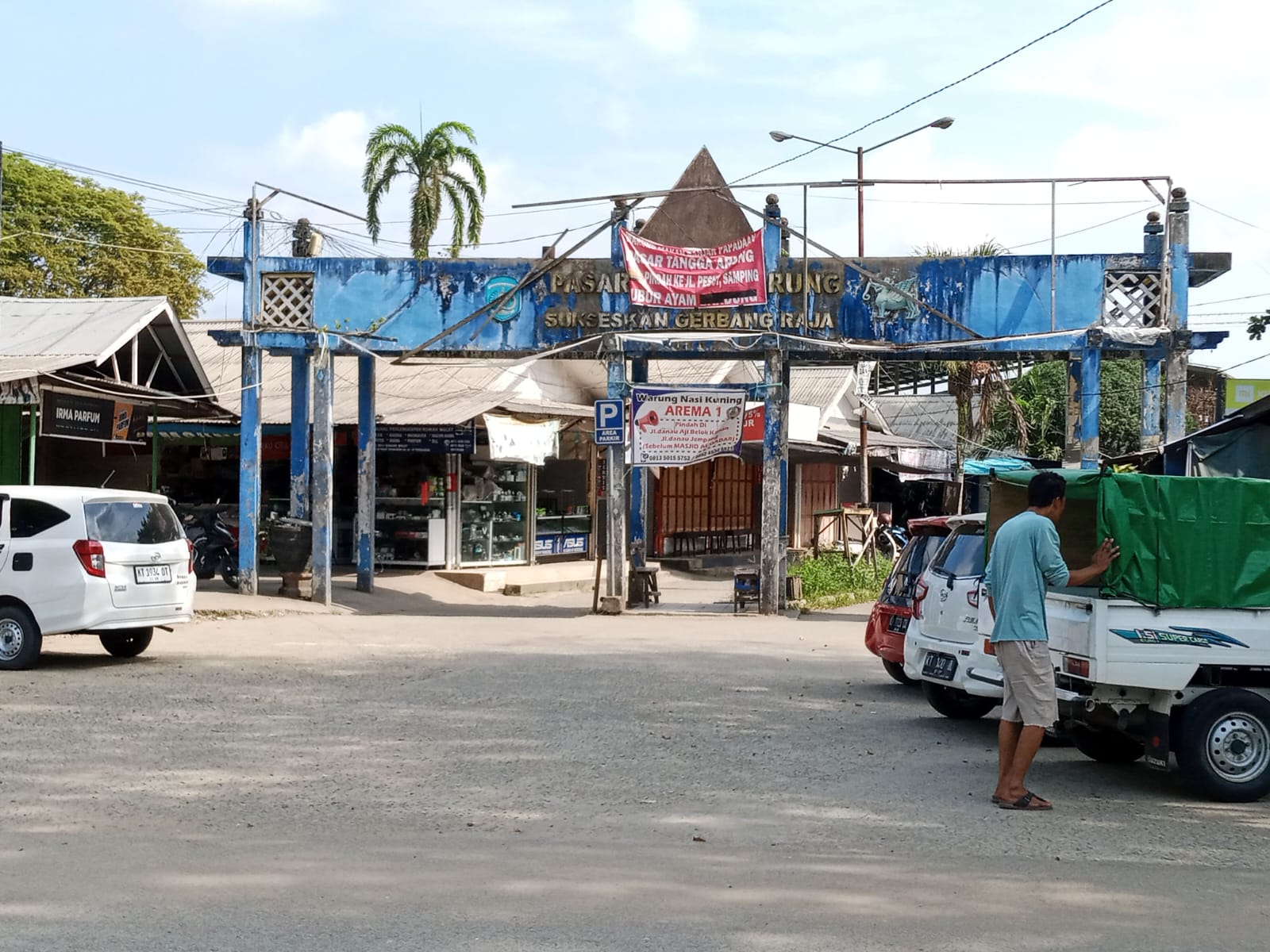 Dosen Unikarta Beri Masukan Pengelolaan Pasar Tangga Arung
