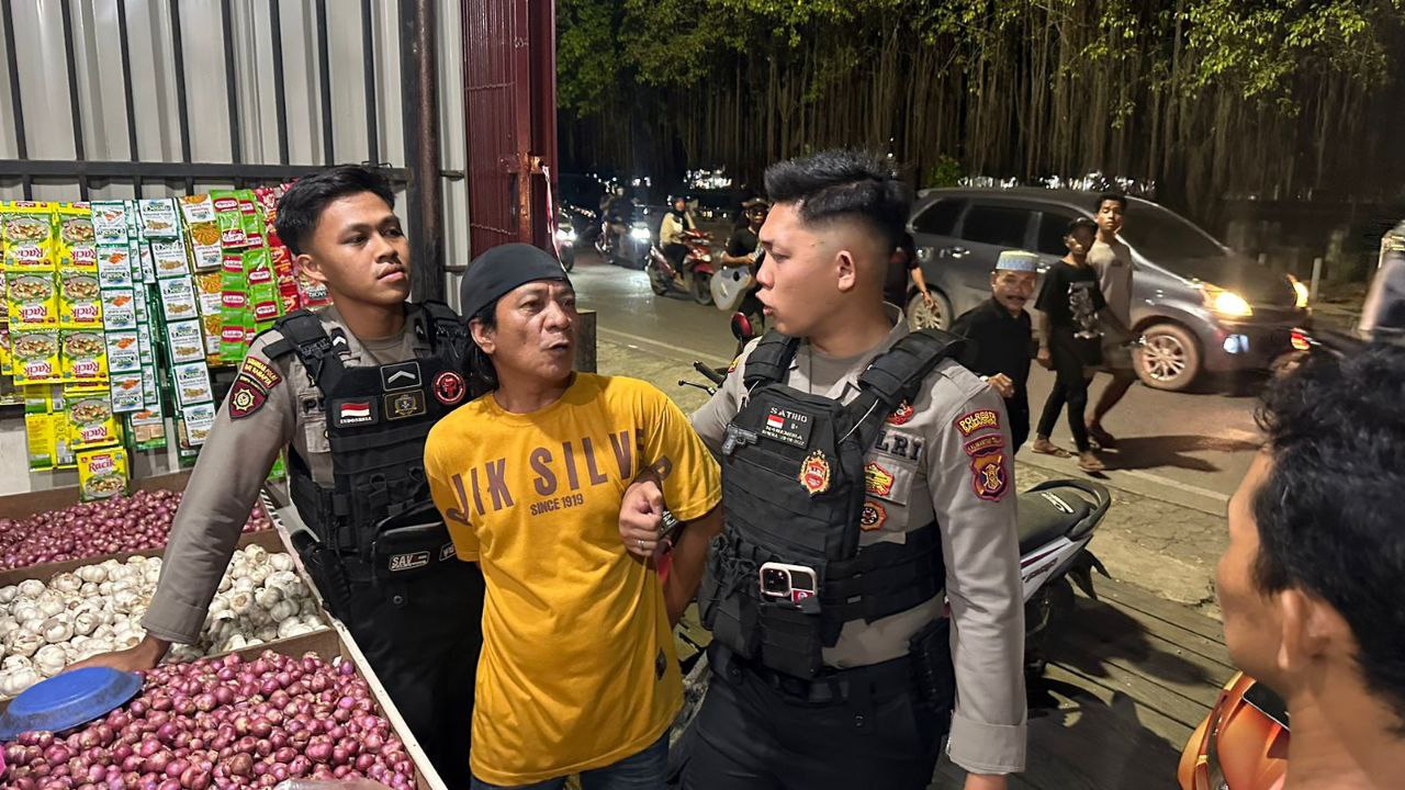 Pria Ini Ancam Bakar Warung Sembako jika Tak Diberi Duit