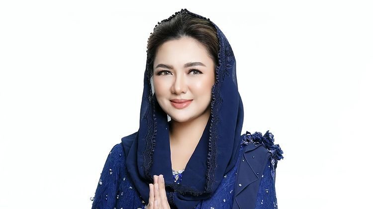 12 Deretan Artis Indonesia Terjun ke Politik, Ramaikan Pilkada 2024 12 Deretan Artis Indonesia Terjun ke Politik, Ramaikan Pilkada 2024