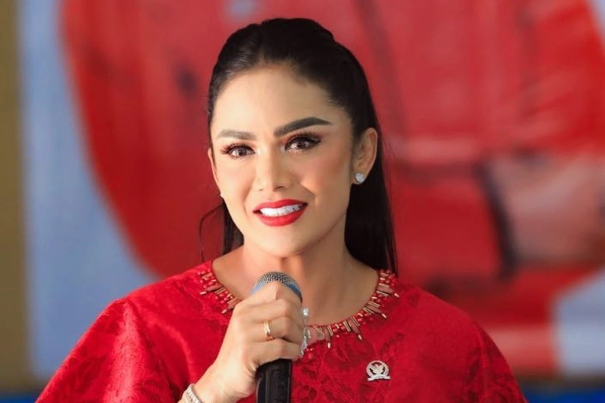 12 Deretan Artis Indonesia Terjun ke Politik, Ramaikan Pilkada 2024 12 Deretan Artis Indonesia Terjun ke Politik, Ramaikan Pilkada 2024