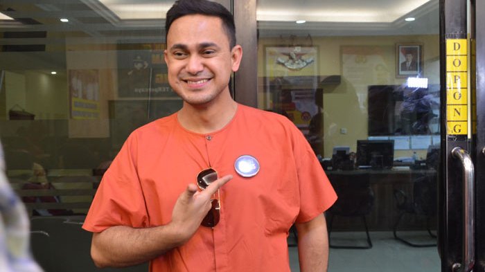 12 Deretan Artis Indonesia Terjun ke Politik, Ramaikan Pilkada 2024 12 Deretan Artis Indonesia Terjun ke Politik, Ramaikan Pilkada 2024