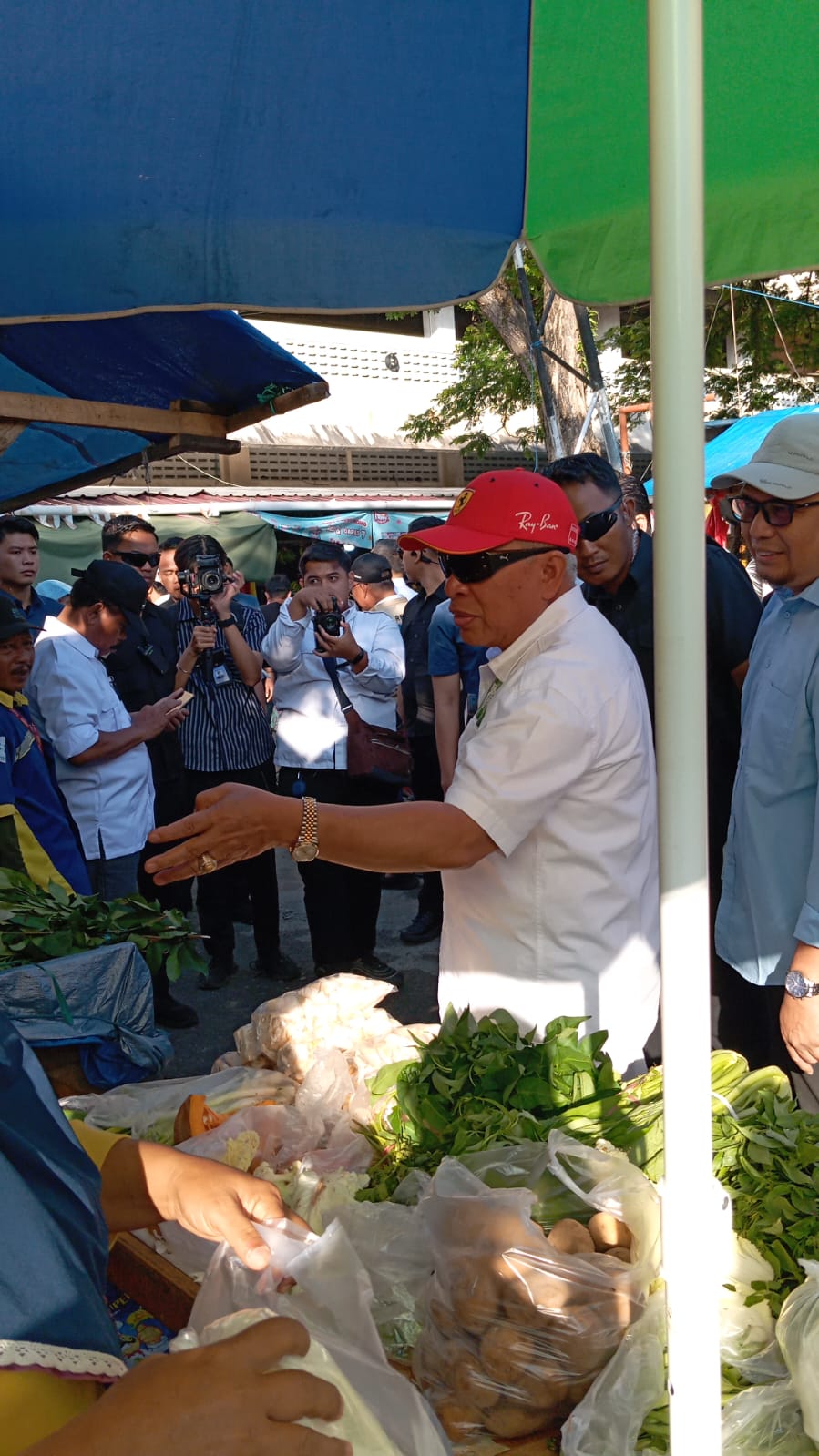 Kampanye di Pasar Kebun Sayur, Isran Noor Bikin Pedagang Tergelak