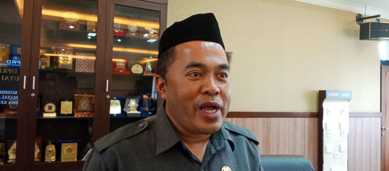 Ahmad Yani Berharap Seluruh Desa Teraliri Listrik
