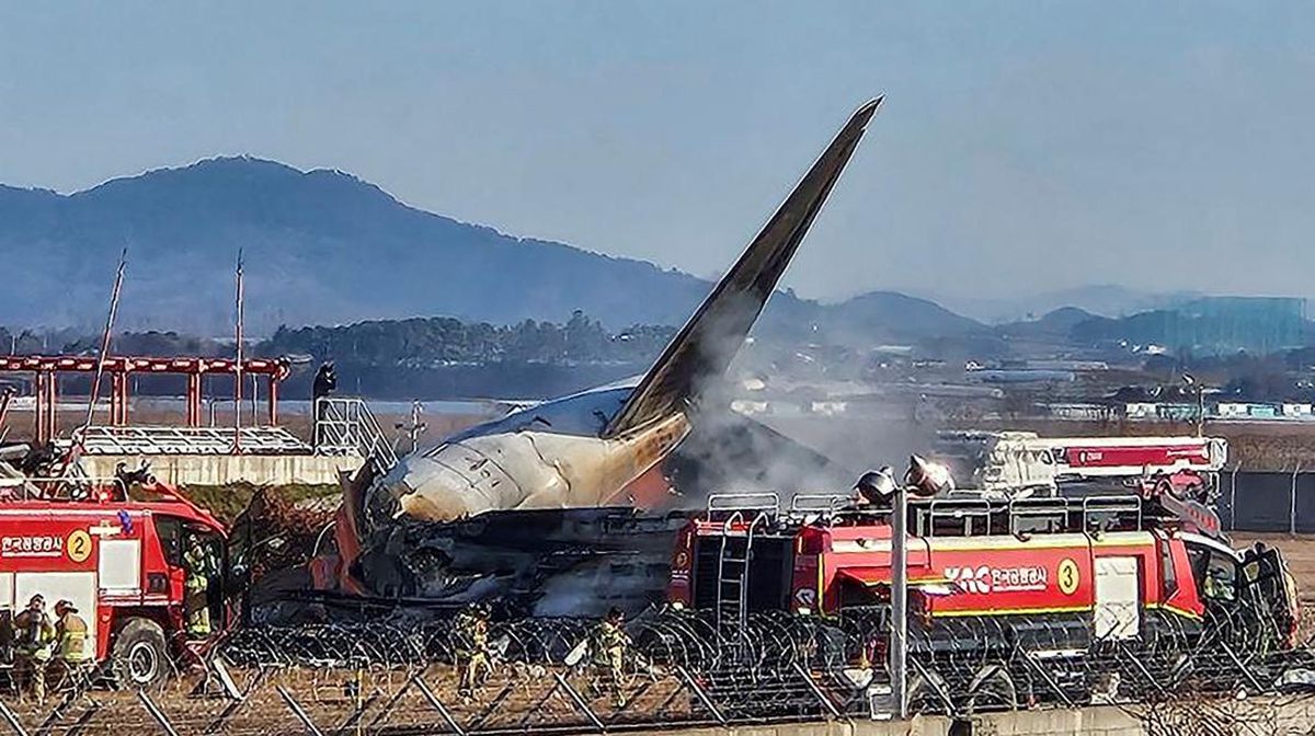 Tragedi Muan: Pesawat Jeju Air Jatuh, 179 Orang Tewas