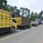 Truk Trailer Terbalik, Kemacetan Panjang 5 Km di Jalur Utama IKN Sepaku