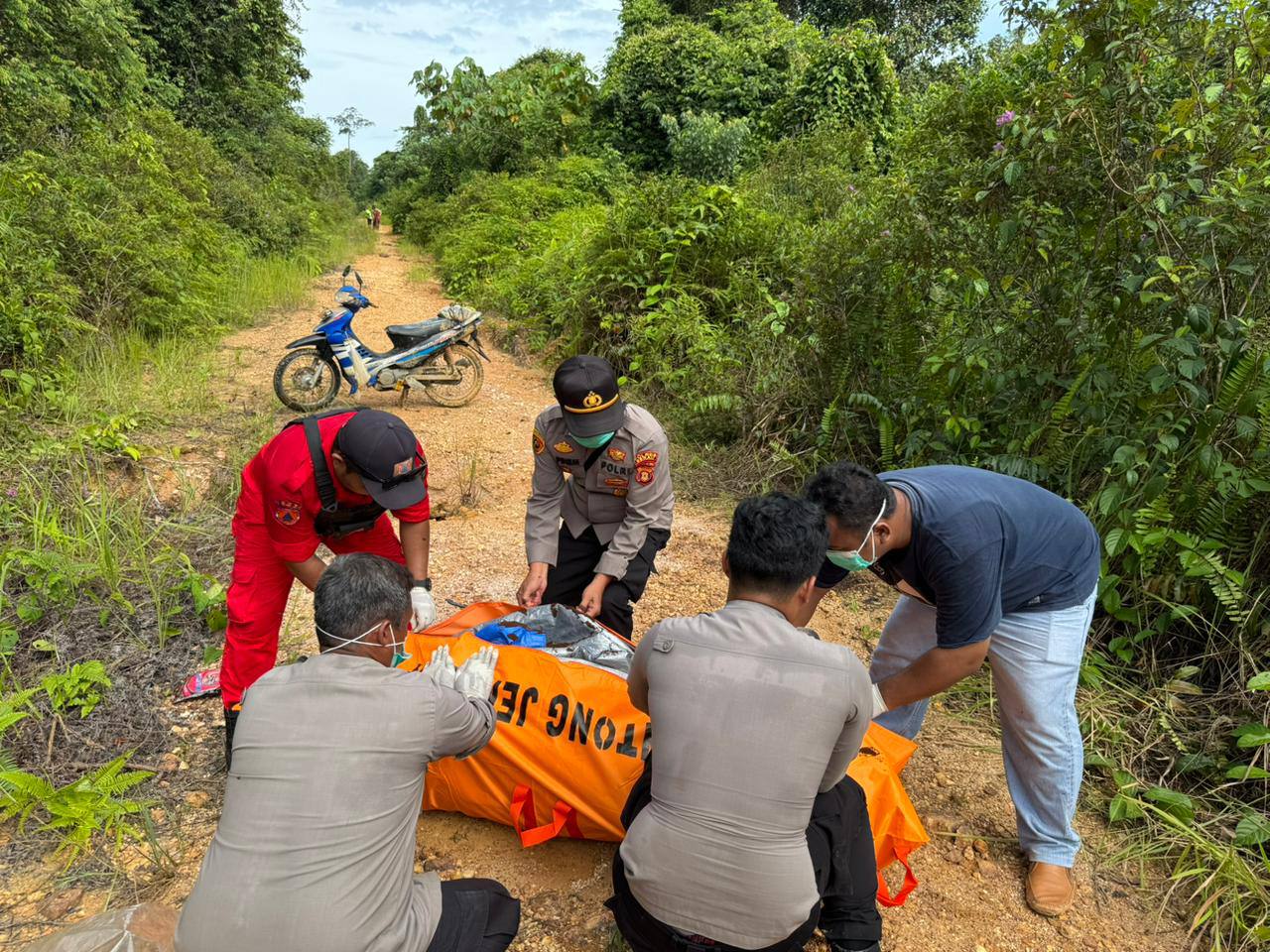 Karyawan PT Inhutani Ditemukan Tak Bernyawa di Tengah Jalan