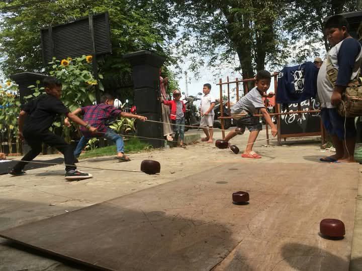 Muhammad Syaripuddin Membuat Gasing Kayu Selama 15 Tahun, Senang Permainan Tradisional Lestari di Masyarakat