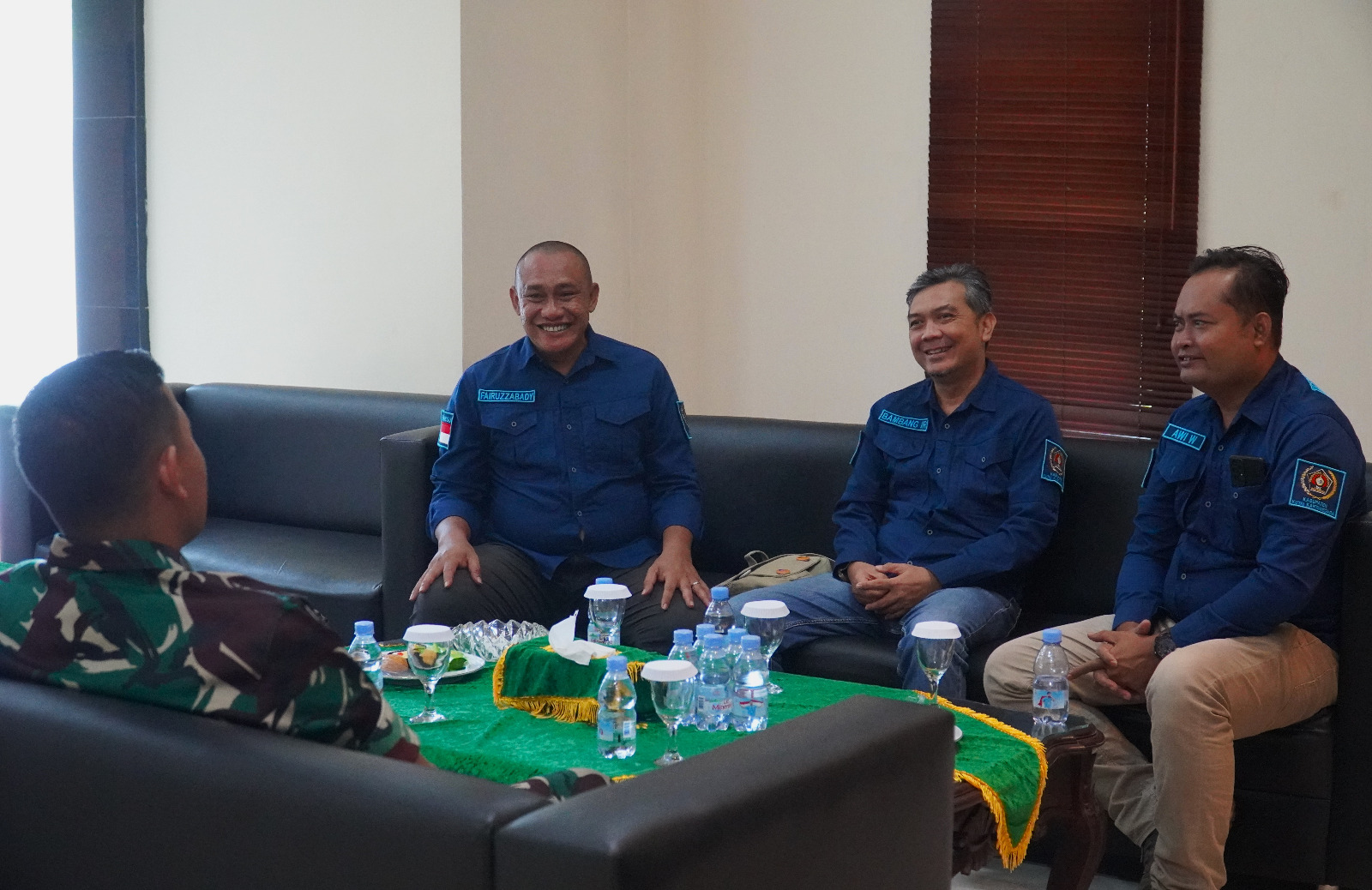 Sambangi Kodim 0906, PWI Kukar Serahkan Piagam Penghargaan