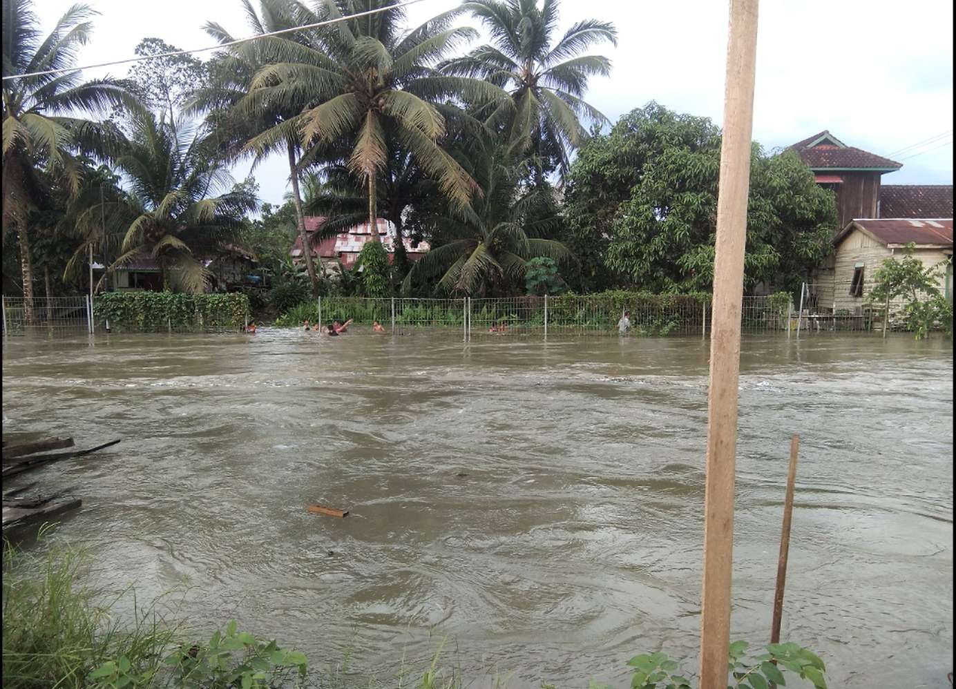 Pasca Banjir, Warga Perumnas Bengkuring Mengeluh Penyakit Kulit dan Gatal-gatal
