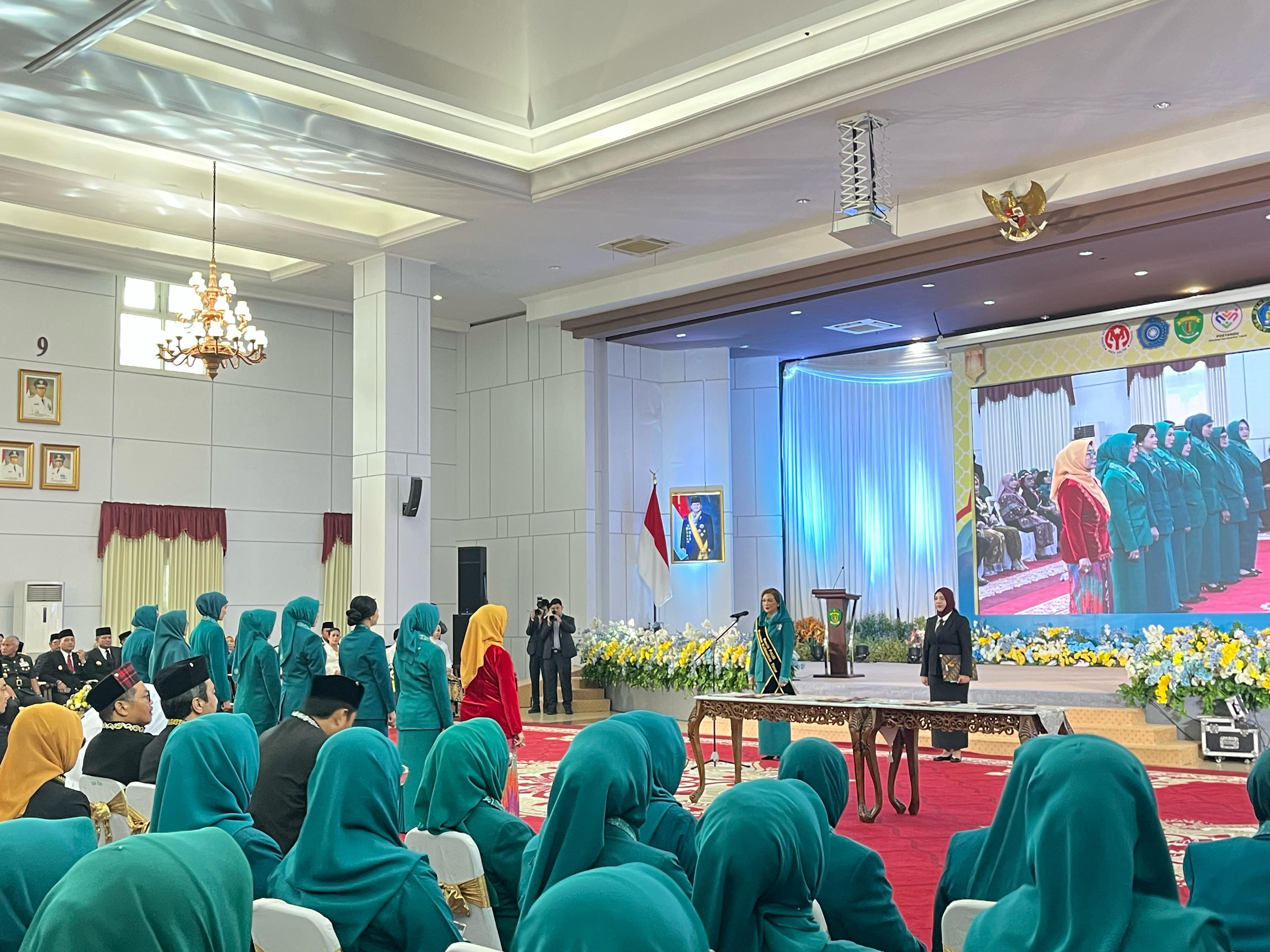 Sarifah Suraidah Lantik Pengurus Posyandu, Dekranasda dan Bunda PAUD se-Kaltim