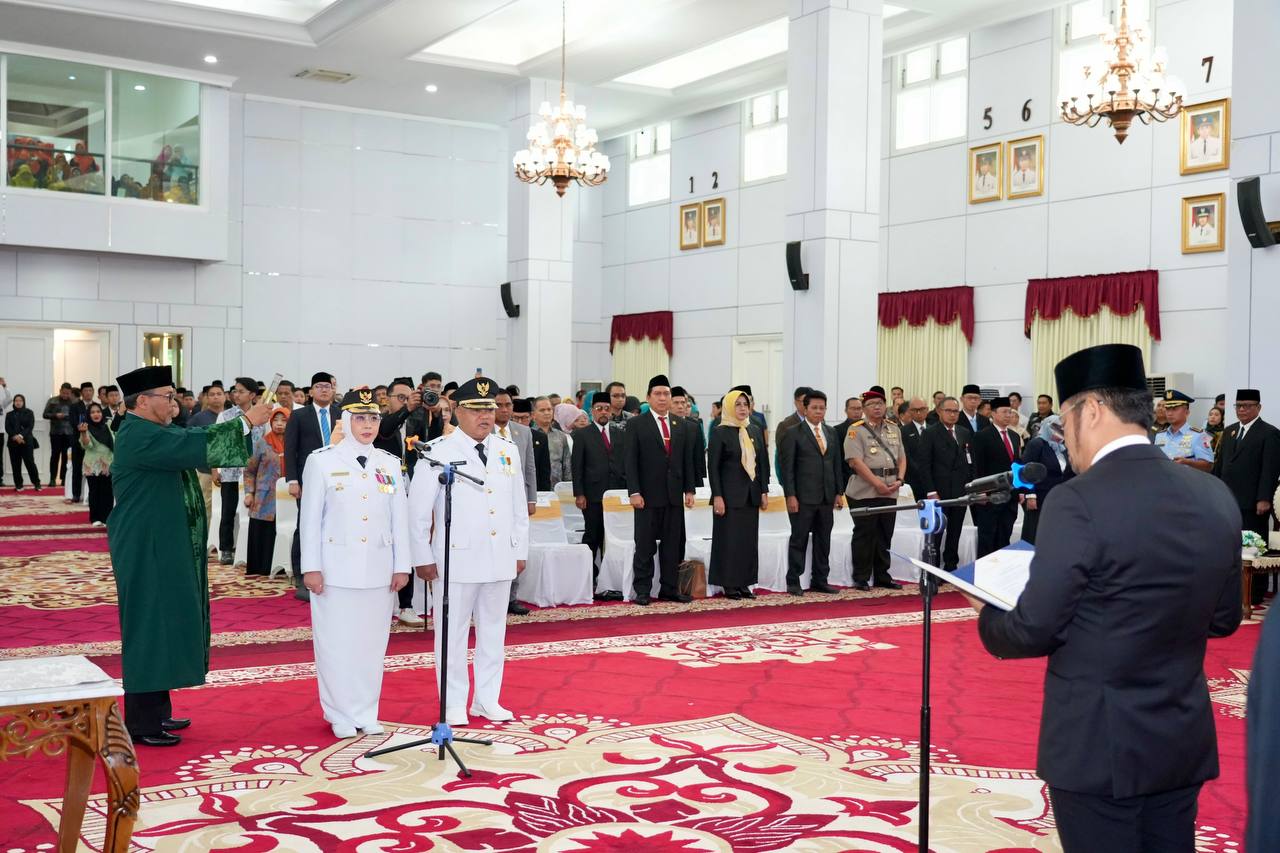 Gubernur Kaltim Lantik Bupati dan Wakil Bupati Berau, Ajak Bersinergi Membangun Kaltim