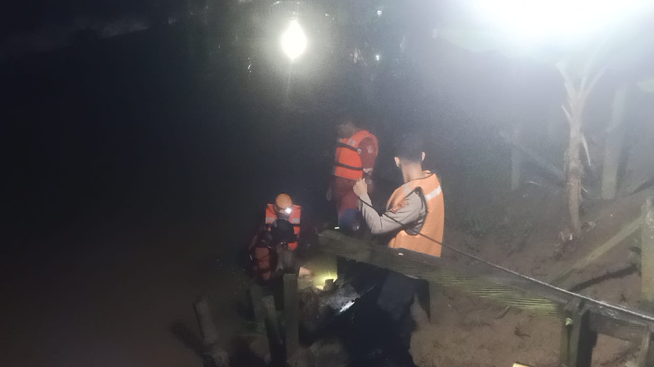 Kakek 80 Tahun Tecebur dan Hilang Terseret Arus Sungai