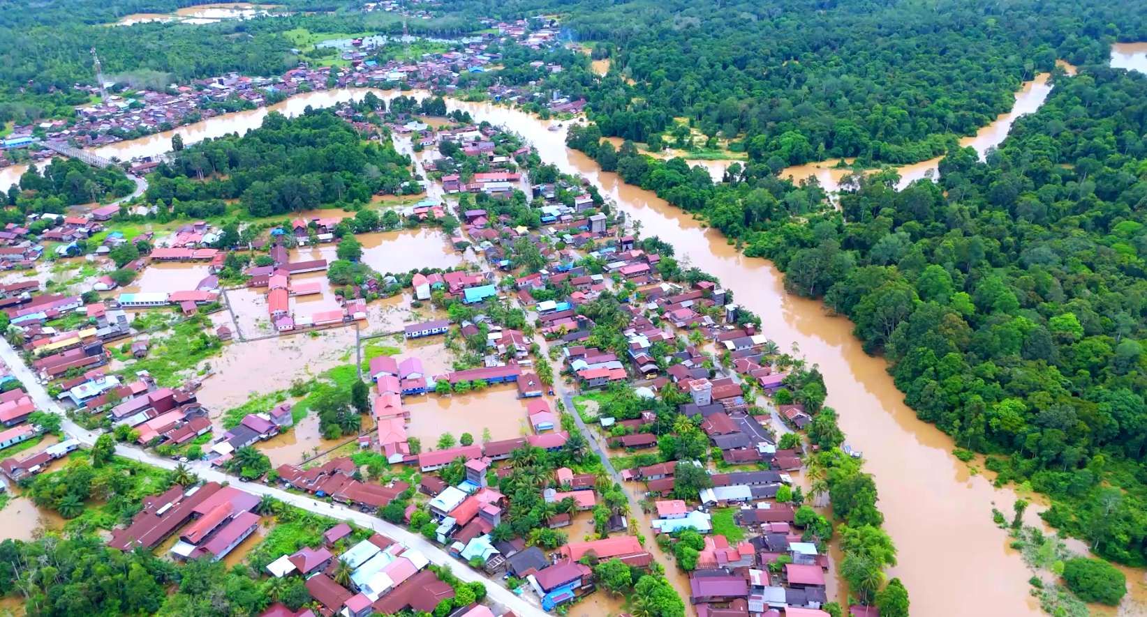 Banjir Rendam 13 Kampung di Damai Kutai Barat, Ribuan Jiwa Menanti Bantuan yang Tak Kunjung Tiba