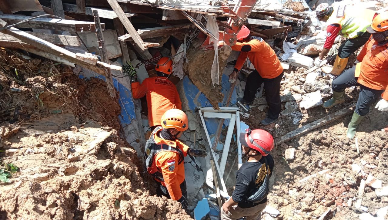 Jasad Korban Terakhir Tanah Longsor di Jl Gerilya Ditemukan, Operasi SAR Ditutup