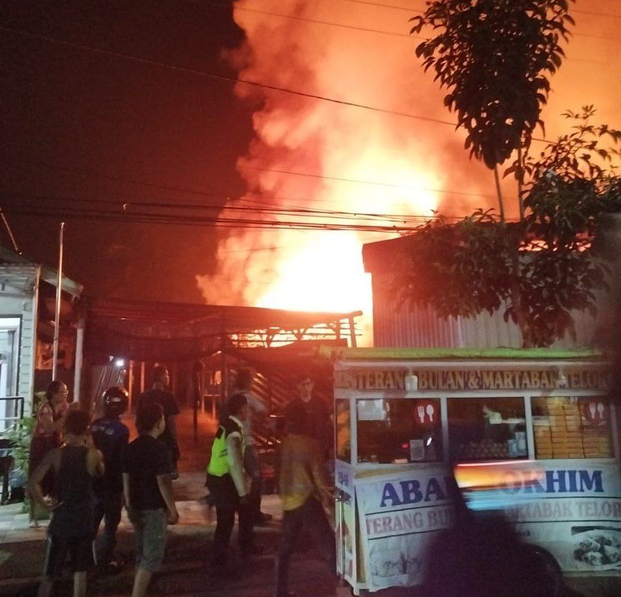 Toko Sembako di Kelurahan Rinding Terbakar