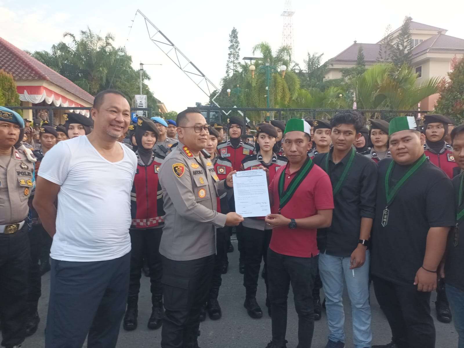 Mahasiswa HMI Demo di Mapolda Kaltim, Tuntut Usut Kasus Tiga Rekan Luka Bakar