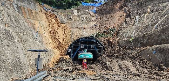 longsor Terowongan Samarinda, Andi Harun, hoaks longsor, proyek Jalan Sultan Alimuddin, klarifikasi Wali Kota