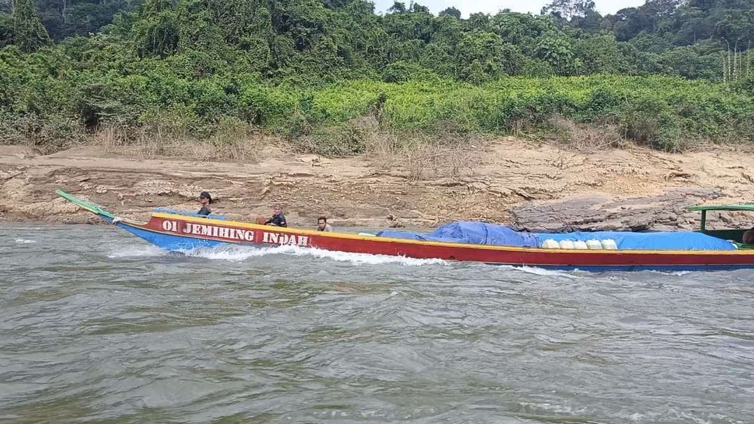 harga sembako Mahakam Ulu, kemarau Sungai Mahakam, beras mahal Long Apari, logistik terhambat Kaltim, krisis pangan pedalaman