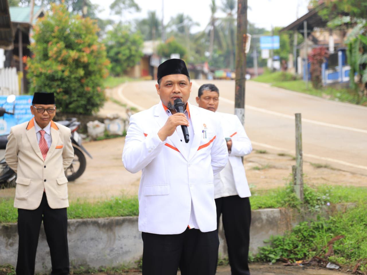 Kader PKS Rayakan HUT ke-80 RI di Sekretariat DPD Kukar