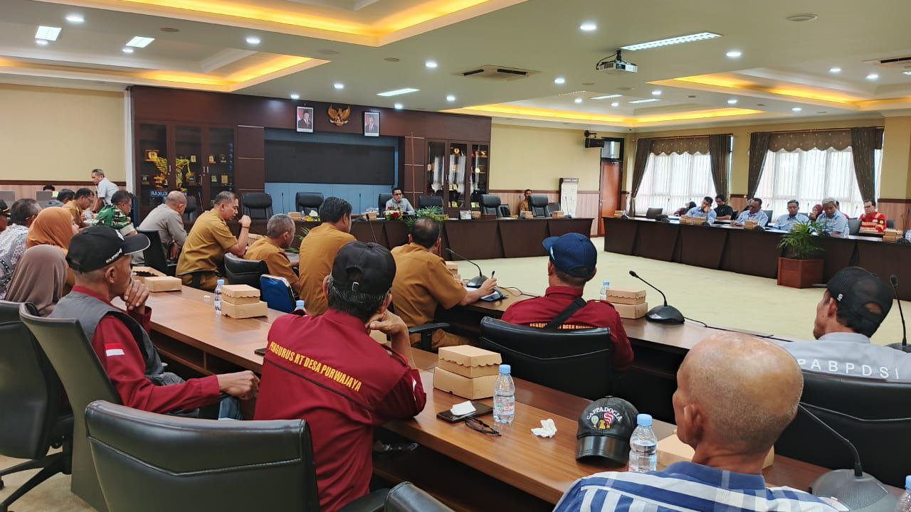 DPRD Kukar Fasilitasi Pertemuan Warga Purwajaya Terdampak Banjir dengan Perusahaan