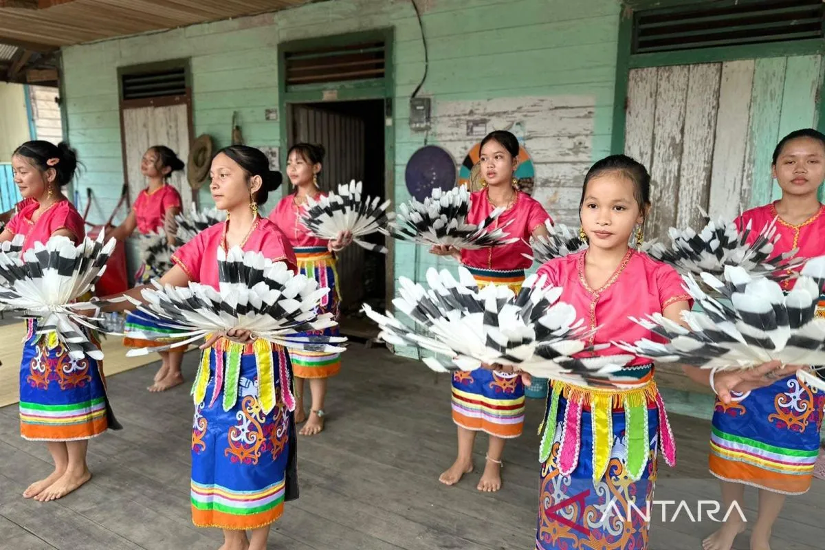 pelestarian budaya, PT SAP, Desa Long Melah, Kutai Timur, sanggar tari