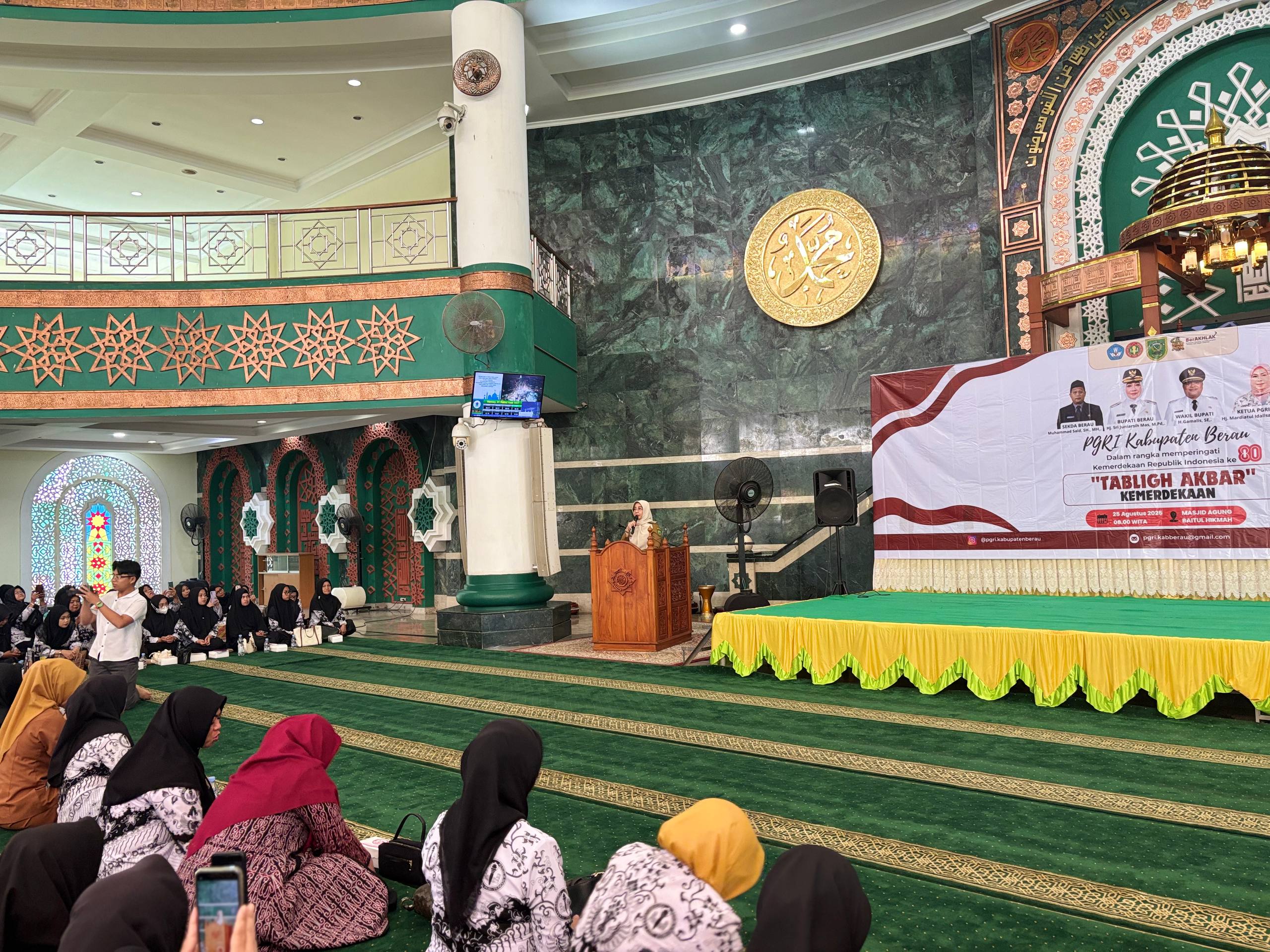 Bupati Berau bersama Ratusan Guru Hadiri Tablig Akbar Kemerdekaan RI