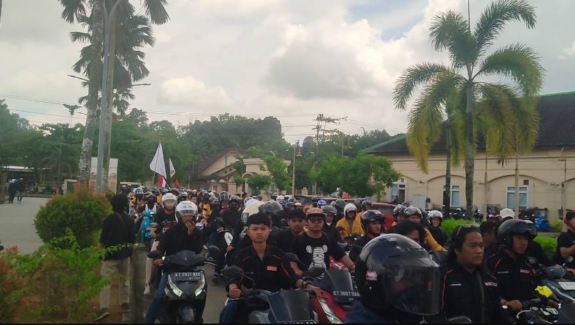 Ribuan Massa Aliansi Mahakam Memadati Islamic Center