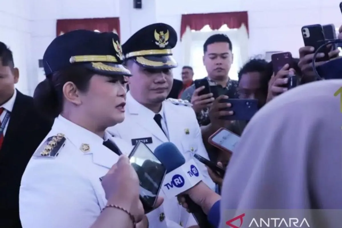 Bupati Mahulu, Angela Idang, pembangunan jalan, kampung terpencil, Mahakam Ulu