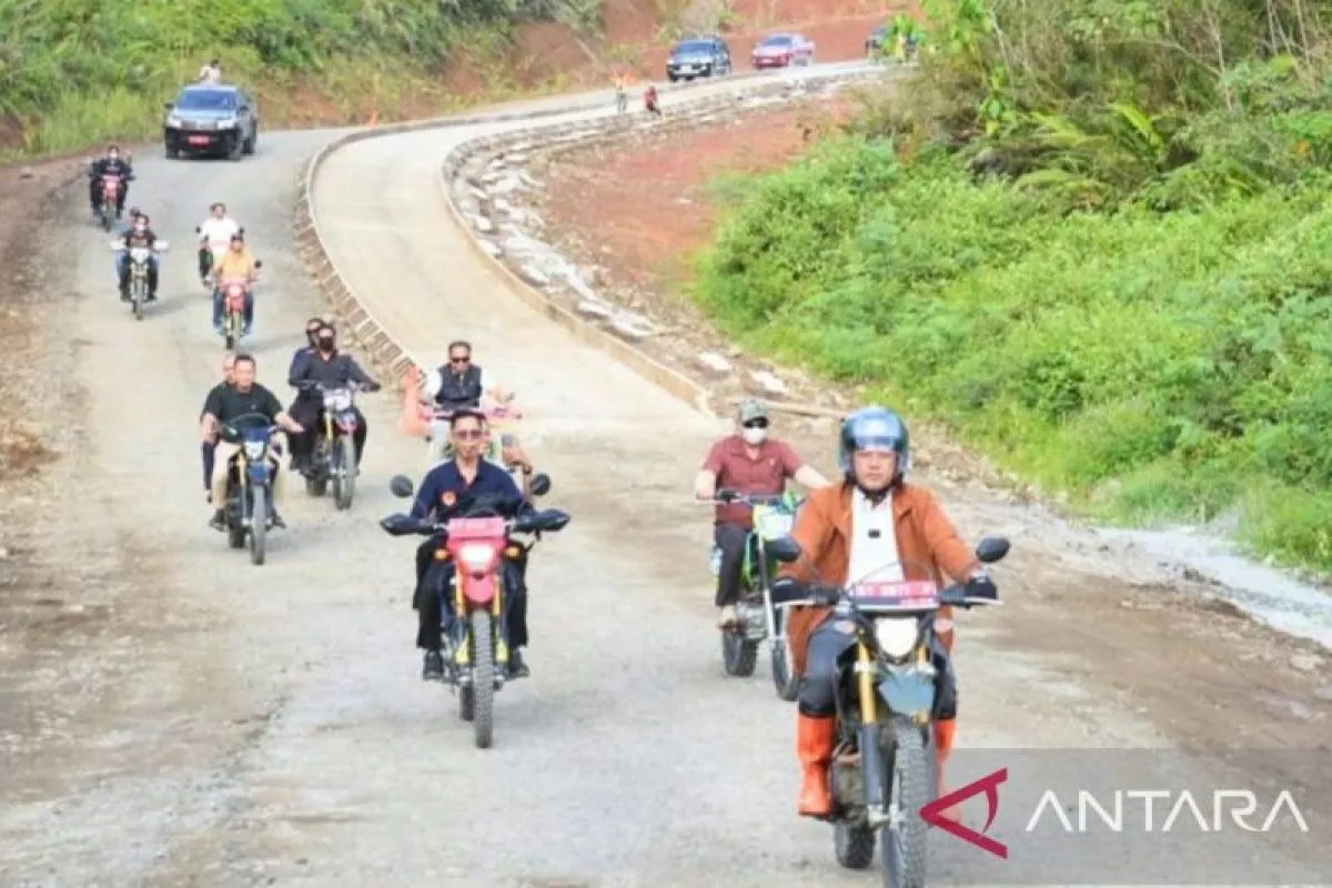 jalan perbatasan Kalimantan Timur, pembangunan jalan Tering Ujoh Bilang, Kutai Barat, Mahakam Ulu, infrastruktur
