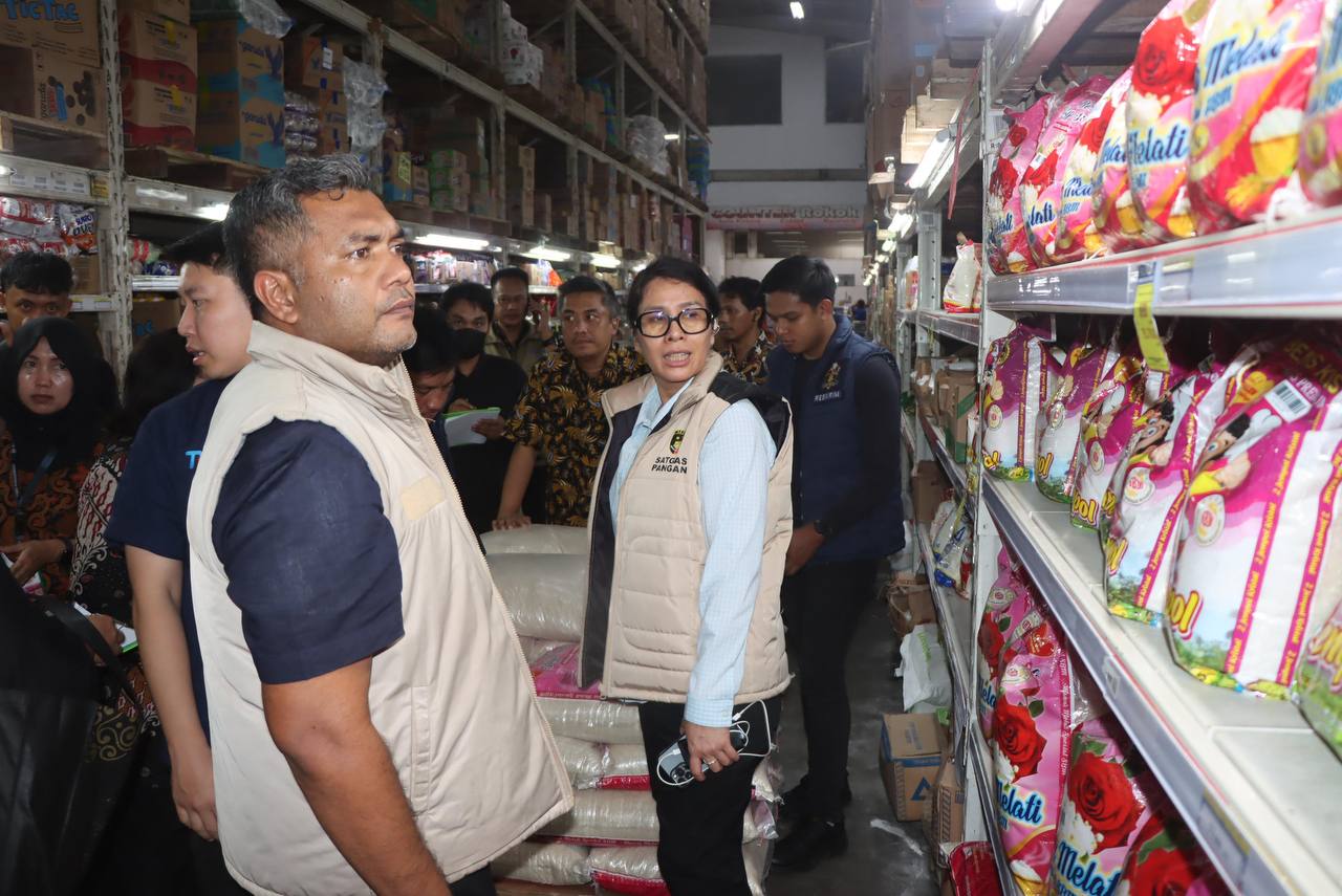 Polresta Samarinda Bersama Tim Gabungan Pantau Harga Beras di Pasaran