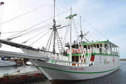 Kaltim Perluas Layanan Kesehatan: RS Apung Kaltim Layani Daerah Terpencil dengan Program Medis Gratis